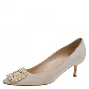 Pre Owned Manolo Blahnik Beige Suede Hangisi Pearl Embellished Pumps Size 40.5