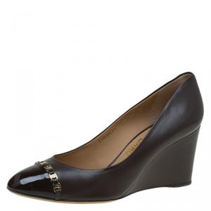 Pre Owned حذاء كعب عالي سلفاتوري فيراغامو نانا جلد بني داكن كعب روكي مقدمة متباينة مزين بسلسلة مقاس 40.5