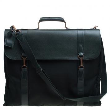 Pre Owned Louis Vuitton Green Taiga Leather Large Gibeciere Garment Travel Bag