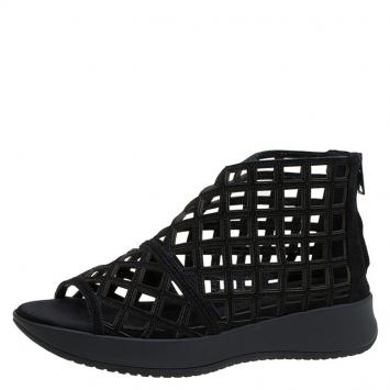مملوكة مسبقًا Burberry Black Suede Gladiator Platform Sandals Size 37