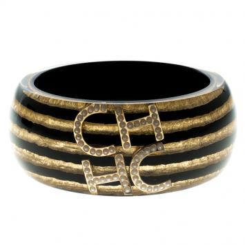 Pre Owned CH Carolina Herrera Faux Pearl Black and Gold Tone Resin Wide Bangle 21 cm