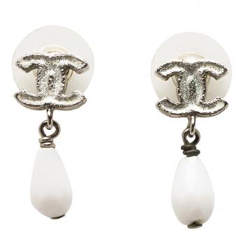 Pre Owned Chanel CC Laquered White Bead Silver Tone Earrings