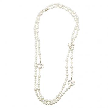 Pre Owned Chanel CC and Faux Pearl Long Necklace