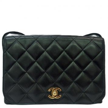 مملوكة مسبقًا Chanel Black Quilted Lambskin Vintage Flap Bag