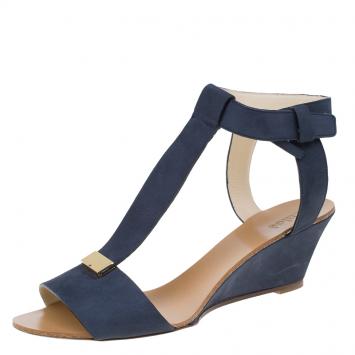 مملوكة مسبقًا Chloe Navy Blue Nubuck T Strap Ankle Strap Wedge Sandals Size 37