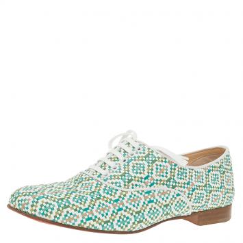 مملوكة مسبقًا Christian Louboutin Green and White Fred Woven Oxfords Size 38