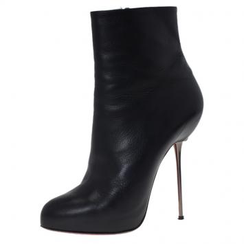 مملوكة مسبقًا Christian Louboutin Black Leather Big Lips Ankle Boots Size 40