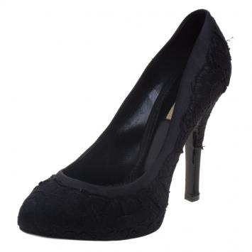 مملوكة مسبقًا Dolce and Gabbana Black Satin And Lace Pumps Size 37.5