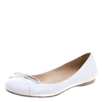 مملوكة مسبقًا Fendi White Leather Bow Ballet Flats Size 39