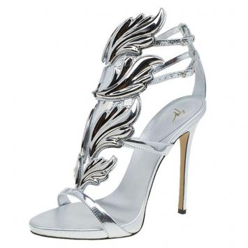 Pre Owned Giuseppe Zanotti Silver Metallic Leather Argent Metal Wing Embellished Strappy Sandals Size 39