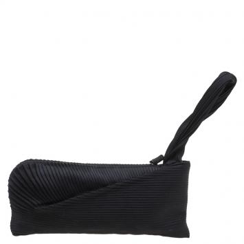 Pre Owned Gucci Black Silk Plisse Wristlet Clutch