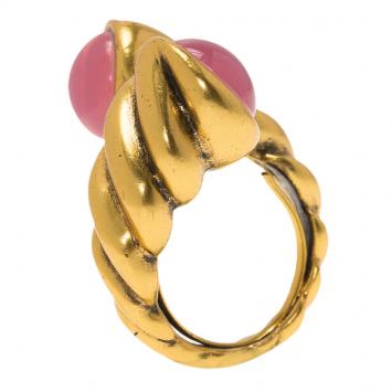 مملوكة مسبقًا Oscar De La Renta Pink Cabochon Gold Tone Ring Size 54