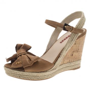 مملوكة مسبقًا Prada Sport Beige Leather Bow Detail Slingback Wedge Sandals Size 38 