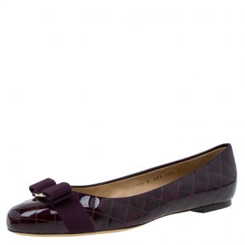 مملوكة مسبقًا Salvatore Ferragamo Burgundy Patent Quilted Leather Varina Ballet Flats Size 41