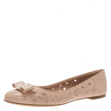 مملوكة مسبقًا Salvatore Ferragamo Beige Laser Cut Leather Varina Ballet Flats Size 41