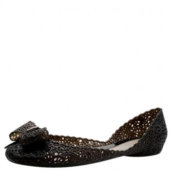 مملوكة مسبقًا Salvatore Ferragamo Black Cutout Jelly Nilly Bow Ballet Flats Size 40.5