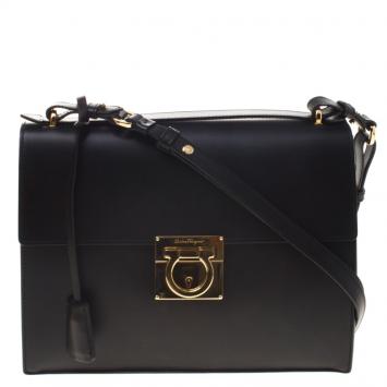 Pre Owned Salvatore Ferragamo Black Leather Gancio Lock Shoulder Bag