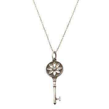 Pre Owned Tiffany & Co. Daisy Key Diamond & Silver Pendant Chain Necklace