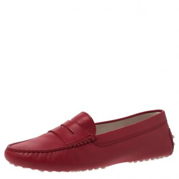 مملوكة مسبقًا Tod's Red Leather Penny Loafers Size 36.5