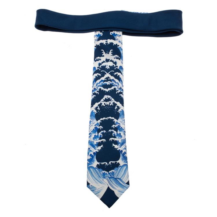 Pre Owned Alexander McQueen Blue & White Waves Print Silk Tie