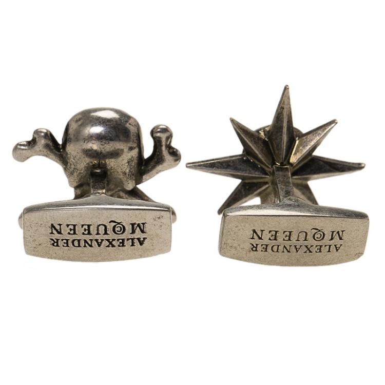 Pre Owned Alexander McQueen Asymmetric Skulls Silver Tone Cufflinks