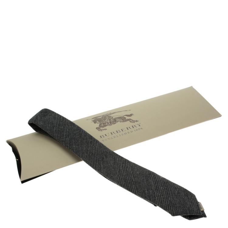 Pre Owned Burberry Grey Cashmere and Wool Blend Tie
