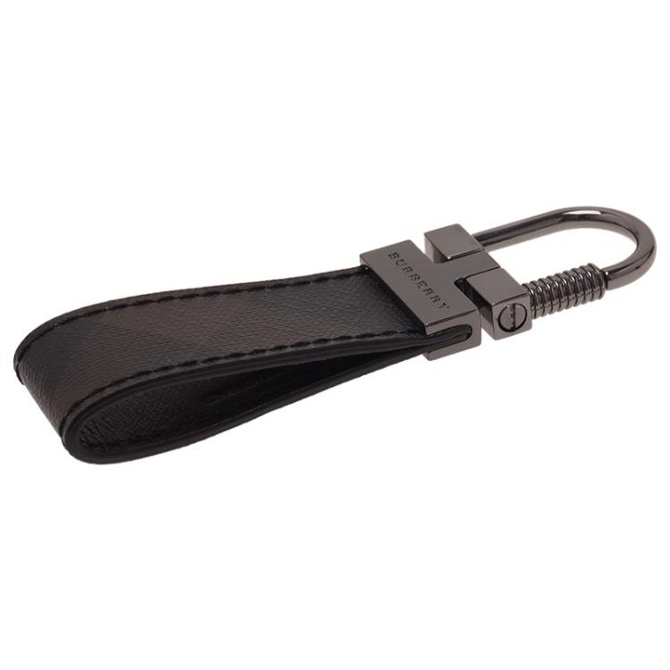 Burberry on sale mens keychain