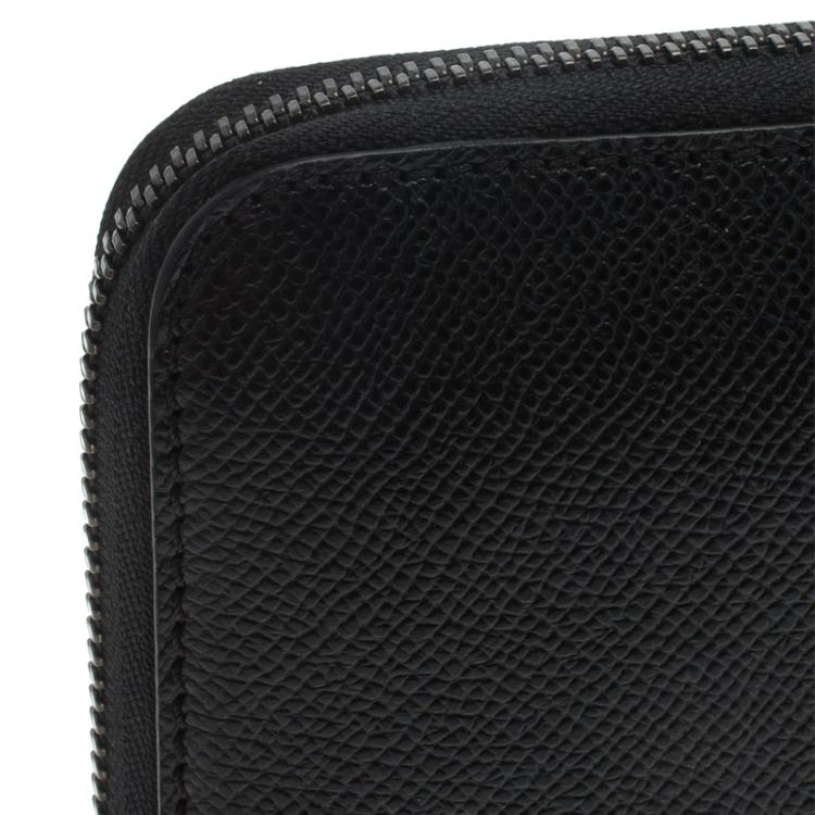 Pre Owned Burberry Black Pebbled Leather Zip Around Wallet