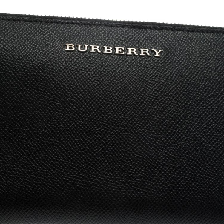 Pre Owned Burberry Black Pebbled Leather Zip Around Wallet