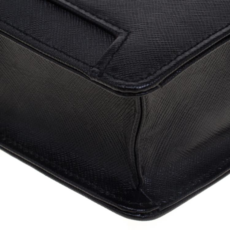 Pre Owned Burberry Black Textured Leather Pouch
