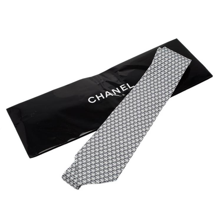 Pre Owned Chanel Monochrome CC Print Silk Tie