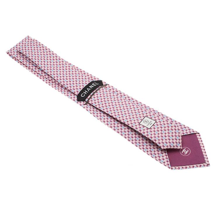 مملوكة مسبقًا Chanel Burgundy Blue CC Logo Printed Silk Tie