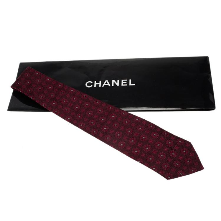 Pre Owned Chanel CC Burgundy Textured Silk Tie