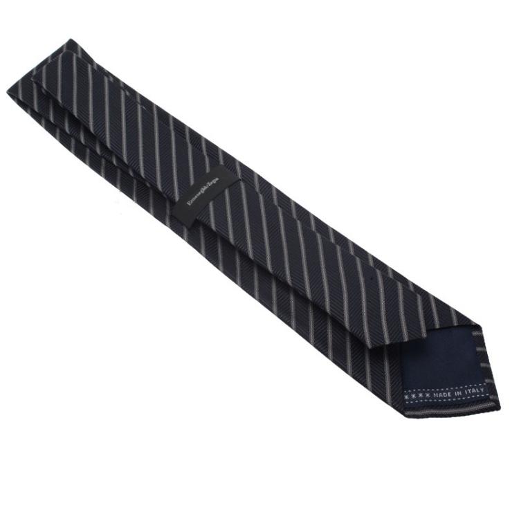 Pre Owned Ermenegildo Zegna Navy Blue and White Textured Striped Silk Tie