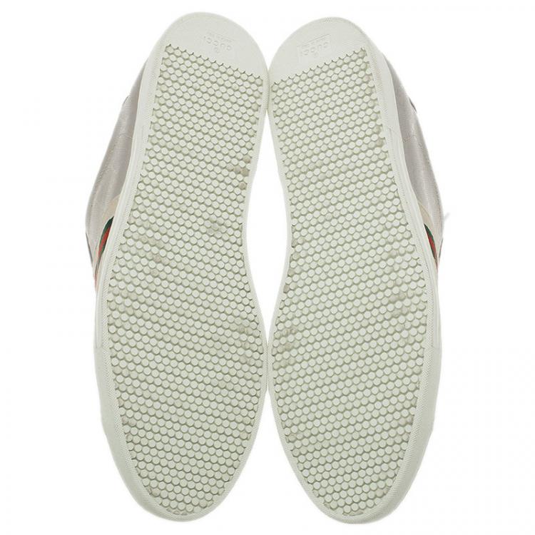 مملوكة مسبقًا Gucci Silver Guccissima Leather and Canvas Web Detail Sneakers Size 40.5