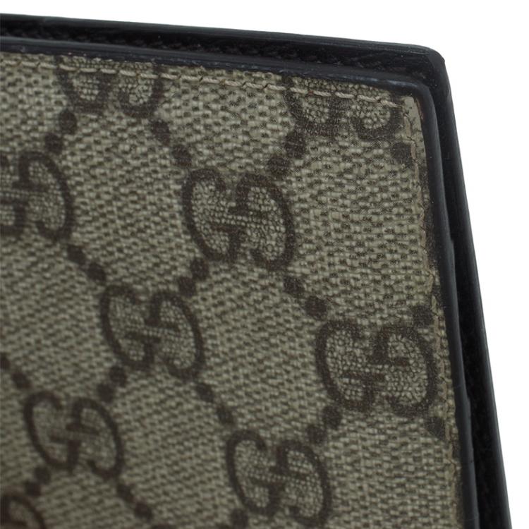 Pre Owned Gucci Beige GG Supreme Passport Cover