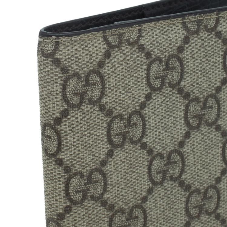 Pre Owned Gucci Beige GG Supreme Passport Cover