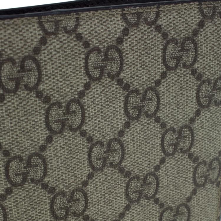 Pre Owned Gucci Beige GG Supreme Passport Cover