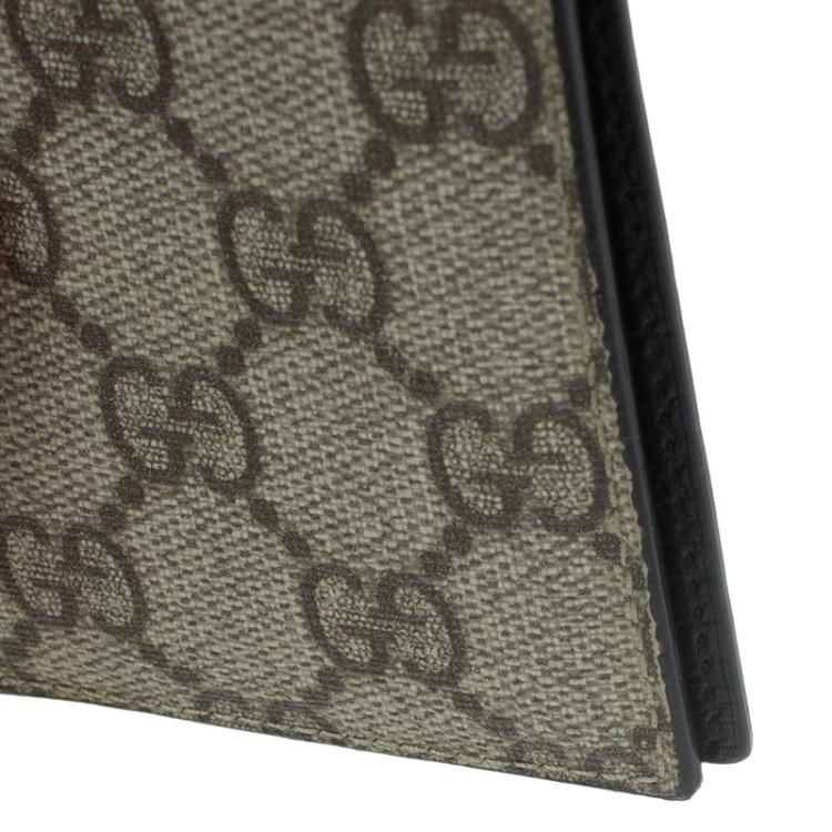 Pre Owned Gucci Beige GG Supreme Passport Cover