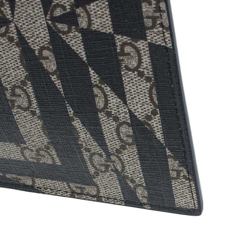 Pre Owned Gucci Beige/Black GG Coated Canvas Caleido Strap Pouch