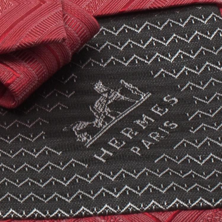 Pre Owned Hermes Red Zig Zag Pattern Woven Silk Tie