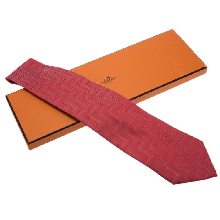 Pre Owned Hermes Red Zig Zag Pattern Woven Silk Tie