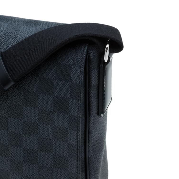 Pre Owned Louis Vuitton Damier Graphite Canvas District PM Bag