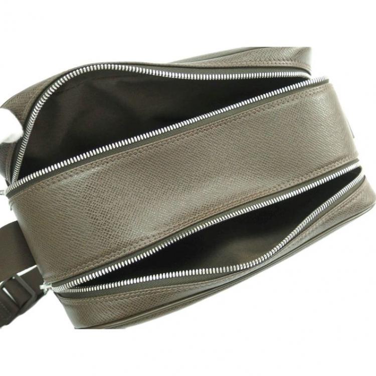 Pre Owned Louis Vuitton Grizzli Taiga Leather Reporter Bag