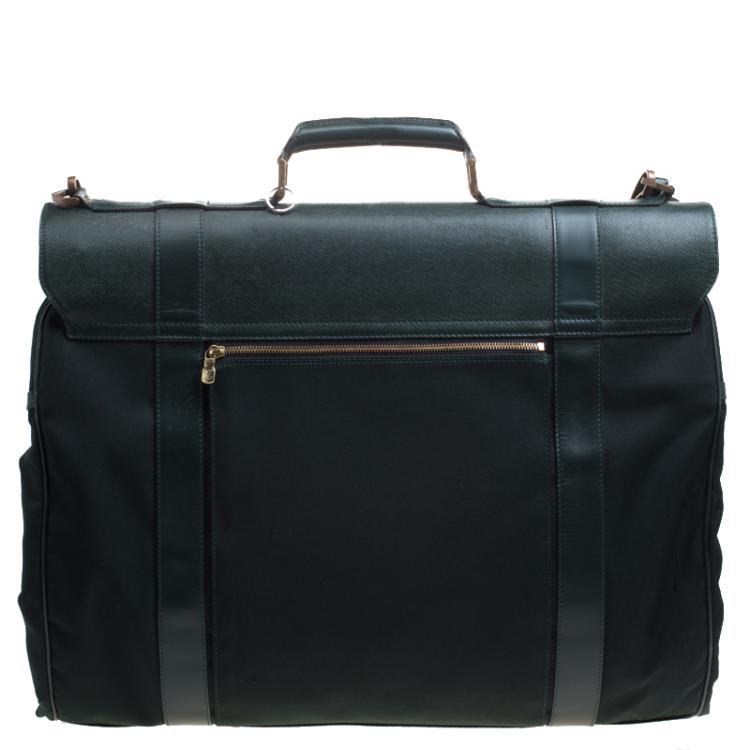 Pre Owned Louis Vuitton Green Taiga Leather Large Gibeciere Garment Travel Bag