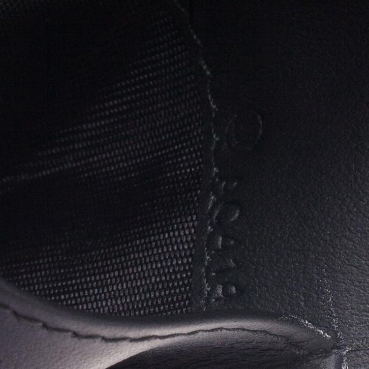 مملوكة مسبقًا Montblanc Black Woven Effect Leather Passport Holder