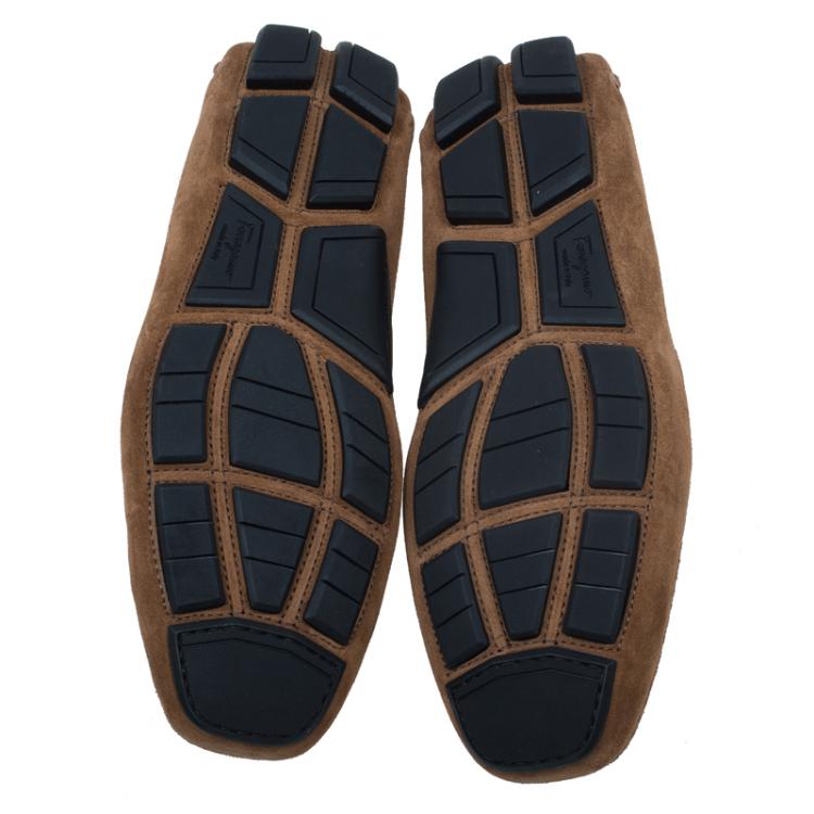 مملوكة مسبقًا Salvatore Ferragamo Brown Suede Ornamented Moccasins Size 42