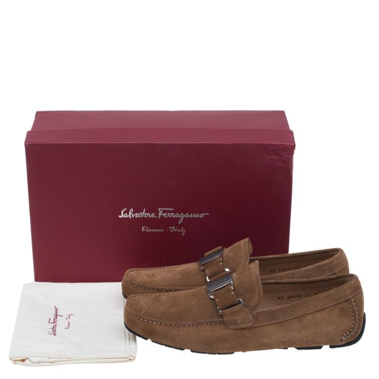 مملوكة مسبقًا Salvatore Ferragamo Brown Suede Ornamented Moccasins Size 42