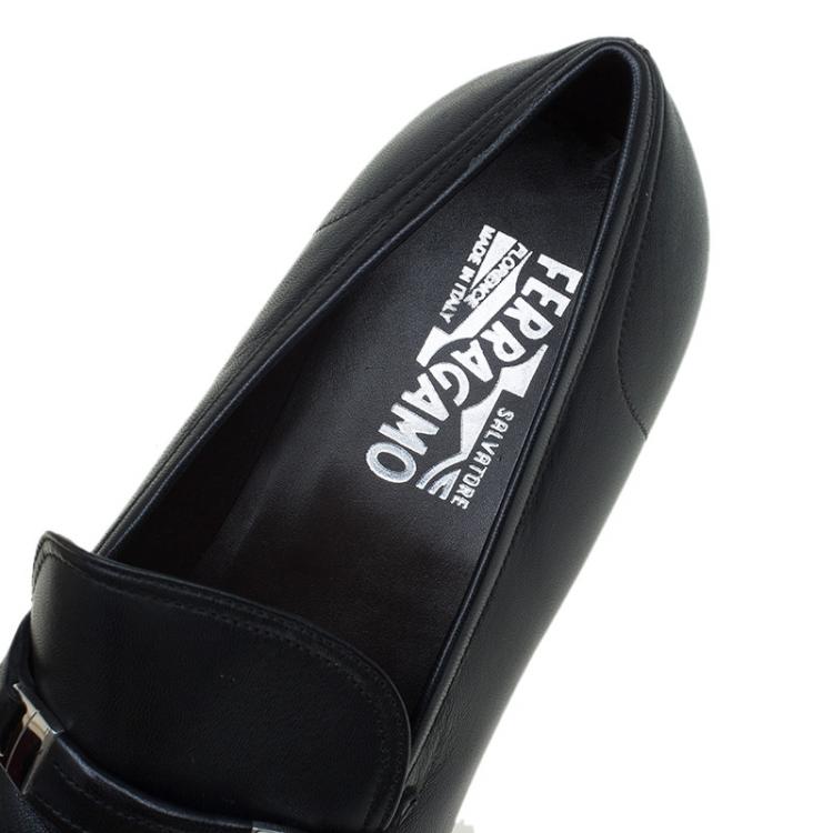 مملوكة مسبقًا Salvatore Ferragamo Black Leather Lino Loafers Size 44