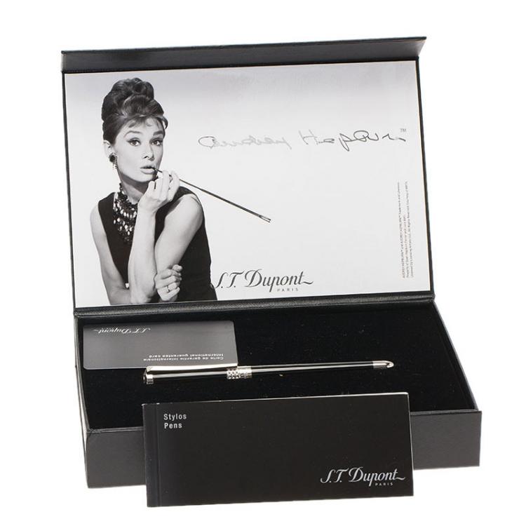 Pre Owned S.T. Dupont Thematic Audrey Hepburn Limited Edition Black Lacquer Palladium Finish Fountain Pen With 18k Gold Medium Nib